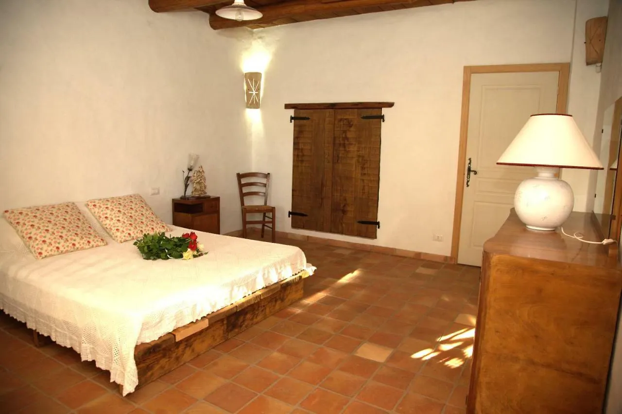 Apartment Domus Antiga Appartamenti San Giovanni Suèrgiu Italien